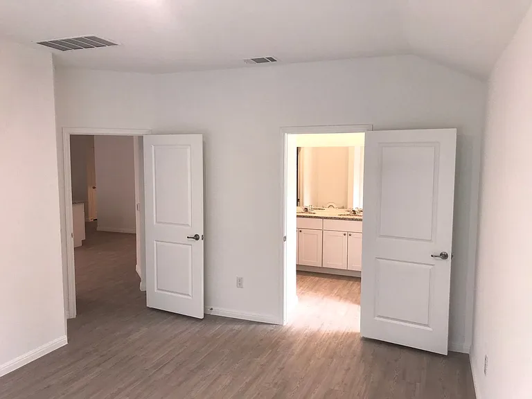 750 Haas Way — Photo 12
