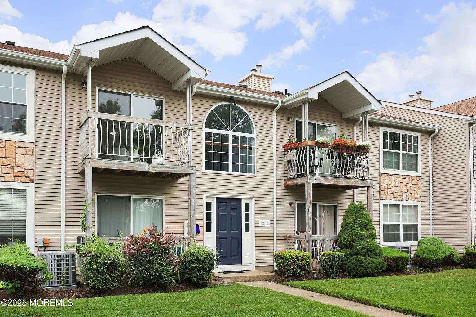 64 Diane Drive photo 1