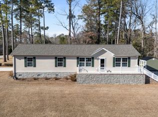 2122 Neuse Cliffs Circle, New Bern, NC 28560