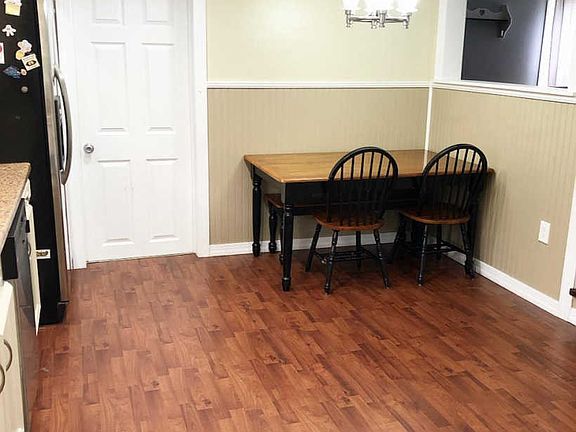 5th image of 380 Main St