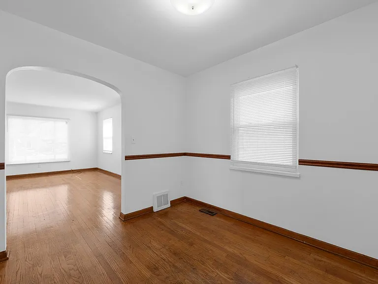 2883 Bremen St — Photo 11