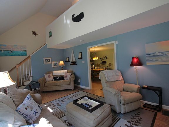 3rd image of 27 Artisan Way