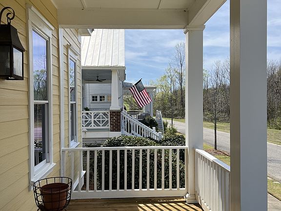 4th image of 92 Ring Around Rd