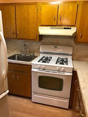 Sold by REMAX Elite | media 12