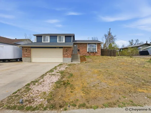 5016 Phoenix Dr, Cheyenne, WY 82001