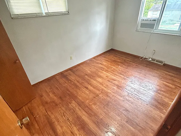 6583 Sentry Ave — Photo 11
