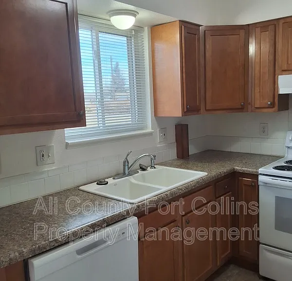 1428 S Dotsero Ave — Photo 6