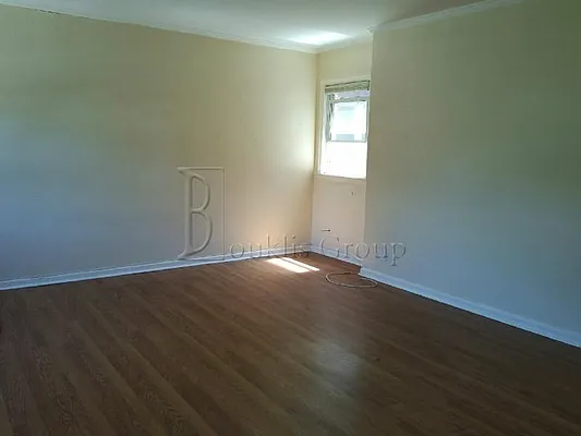 Rented by Bouklis Group | media 21