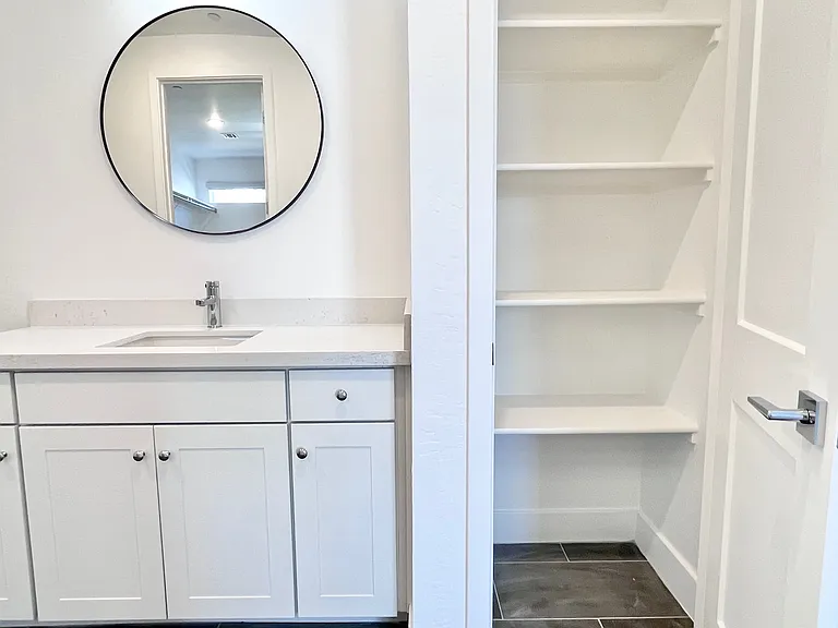 1247 E Colter St #11 — Photo 30
