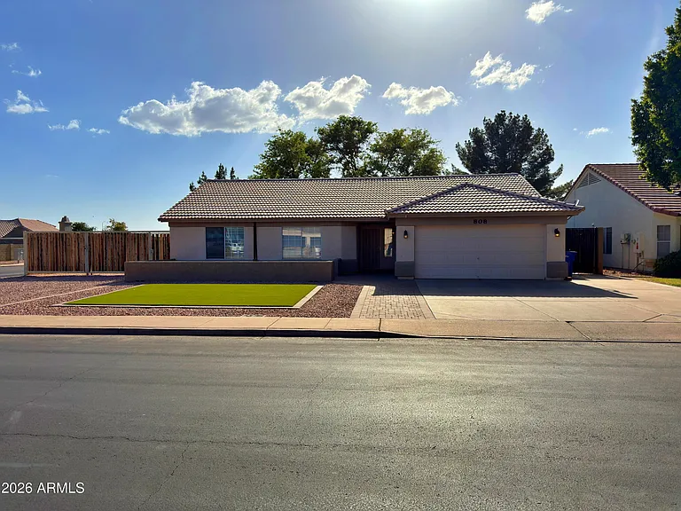 808 N Winthrop Cir — Photo 3