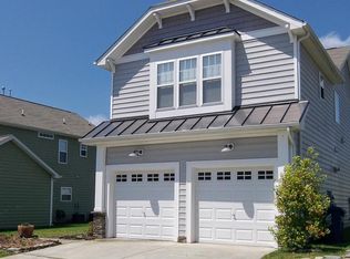 2003 Woodsdale Dr, Durham, NC 27703