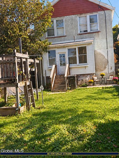 2nd image of 833 6th Avenue