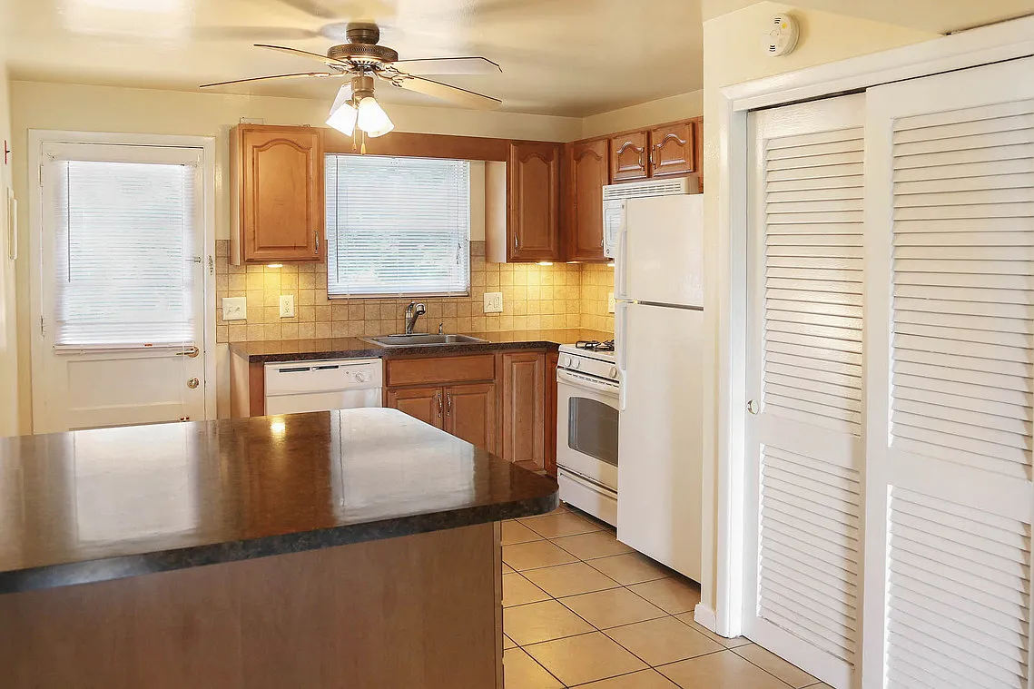 Brookview Manor Apartments, LLC — Photo 3