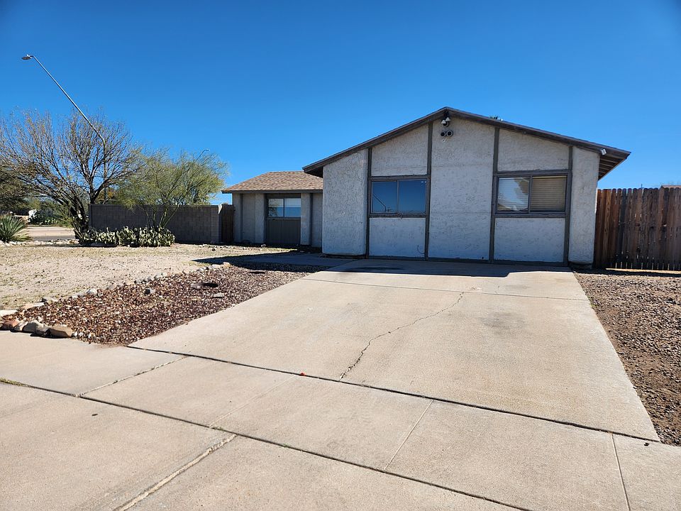 1st image of 2601 S Portia Ave