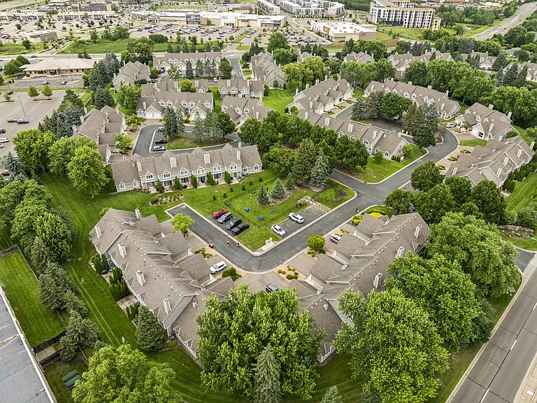 Seasons Villas — Photo 31