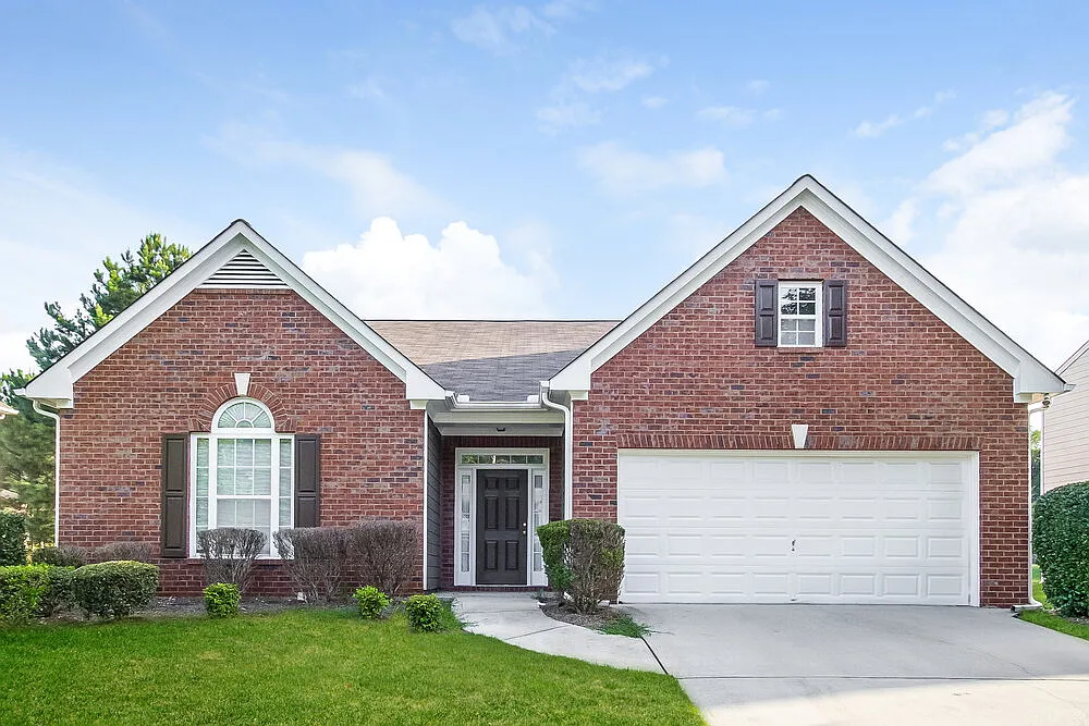 3 bed, 2.0 bath, 1894 sqft, $2,025 — Photo 1