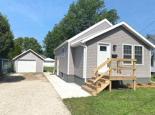 1203 Johnson Ave, Sterling, IL 61081