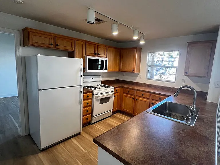 3915 Legend Hills St #104 — Photo 7