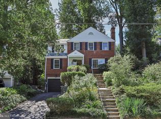 6012 Welborn Dr, Bethesda, MD 20816