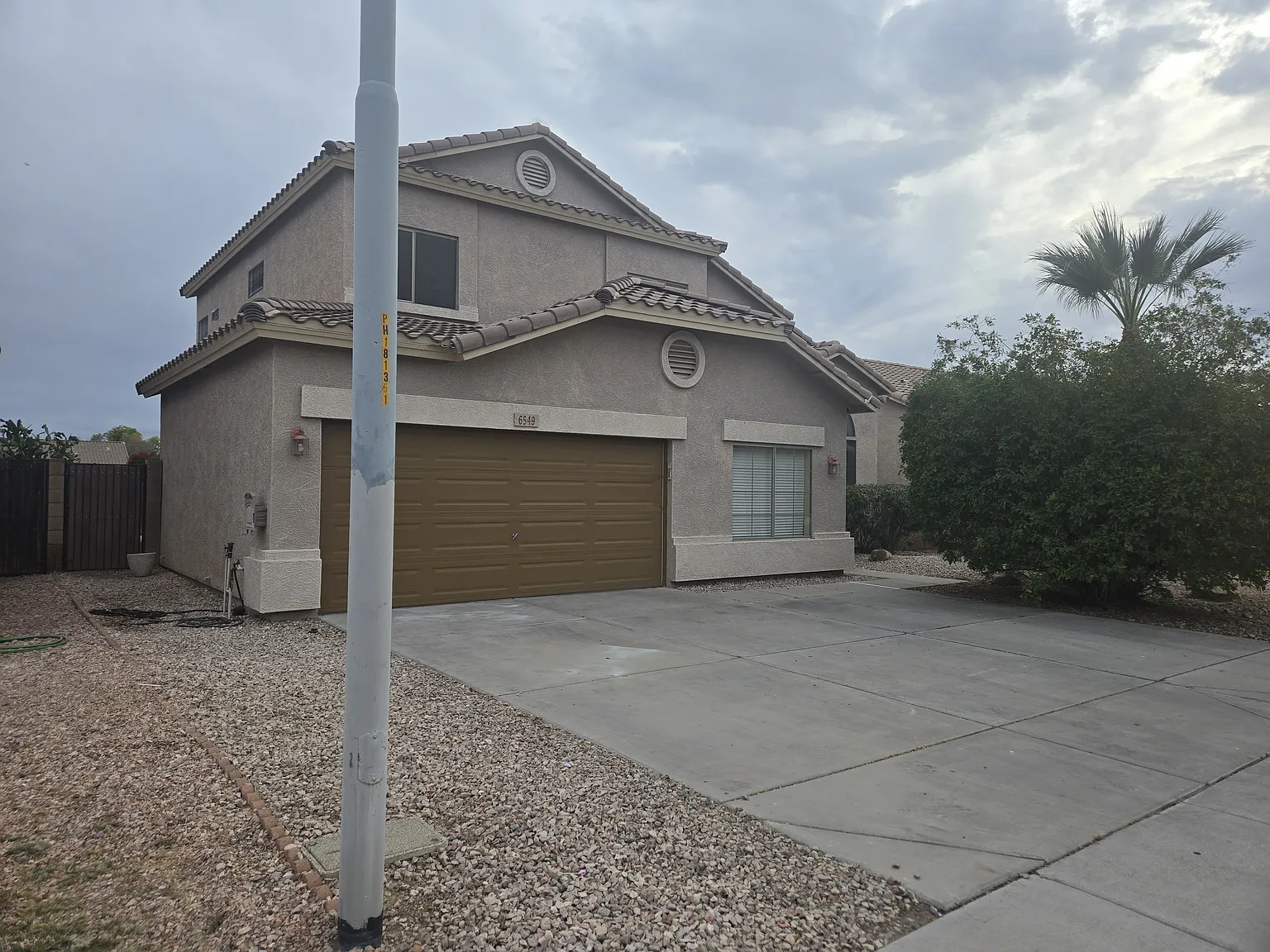 4 bed, 2406 sqft, $3,200 — Photo 4