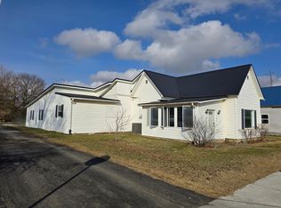 211 E Wapakoneta St, Waynesfield, OH 45896