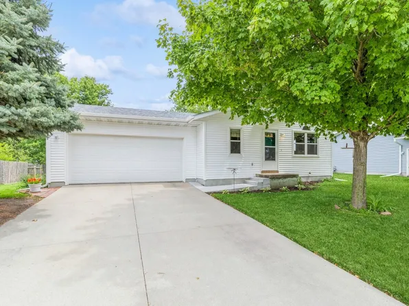 629 S 13th St, Nevada, IA 50201