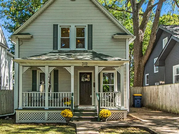 312 Rosewood Ave SE, East Grand Rapids, MI 49506