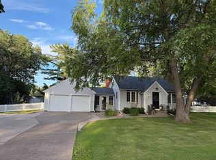3520 Rownd St, Cedar Falls, IA 50613