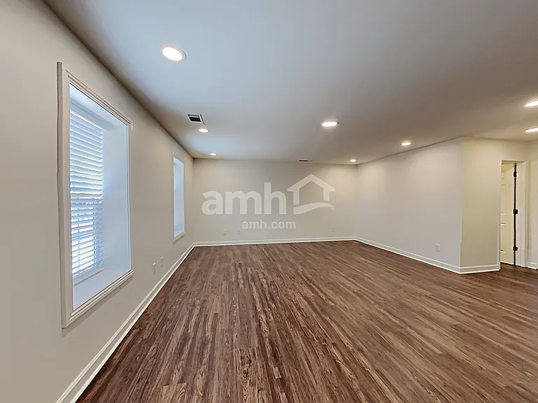 1772 N Oak Dr — Photo 8