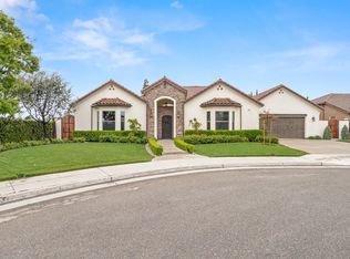 2567 E Sarazen Ave, Fresno, CA