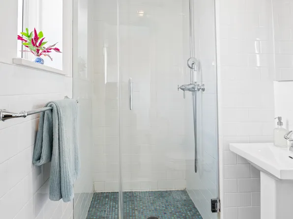 1825 Foster Avenue image 8 of 13