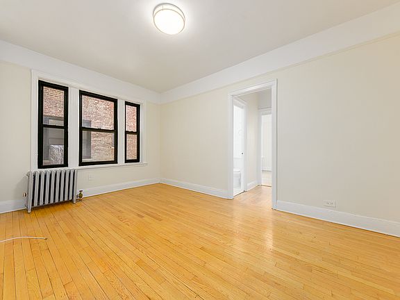 3rd image of 43-28 39th Pl #14