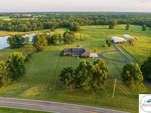 20034 Highway B, Clark, MO 65243