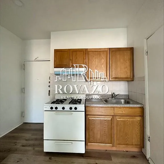 311-312 Mount Prospect Ave #5NN — Photo 1