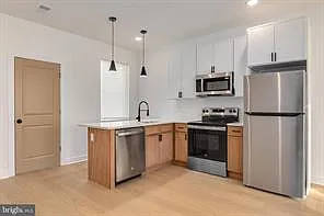 Building Photo - 2350 N 16th St #3