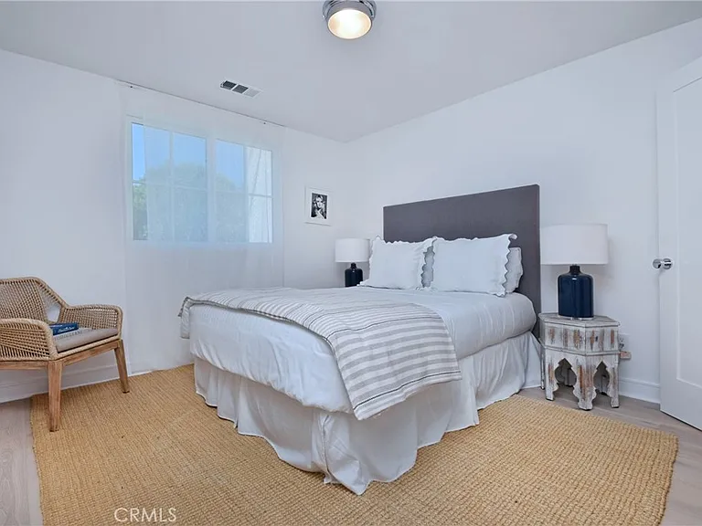 4641 Cahuenga Blvd — Photo 34