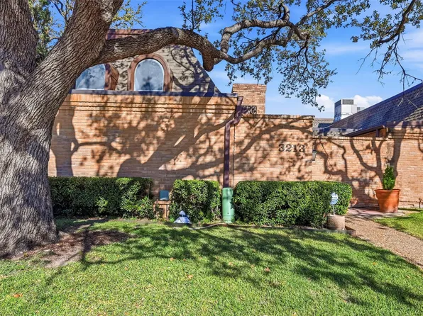 3213 Stonehenge Ln, Carrollton, TX 75006