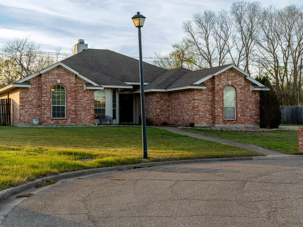 124 Topaz Cir, Hewitt, TX 76643