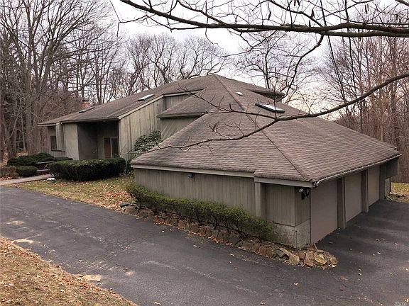 2nd image of 7 Oakwood Dr W