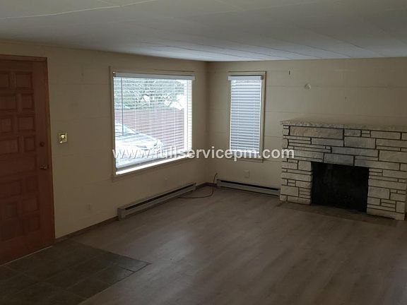 4th image of 15257 8th Ave NE