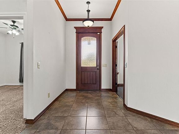 5th image of 1304 Crimson Dr