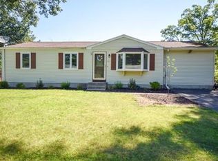 203 Glenoak Dr, Springfield, MA 01129