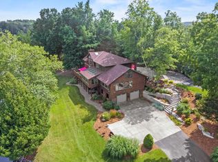 6215 Riesch ROAD, West Bend, WI 53095