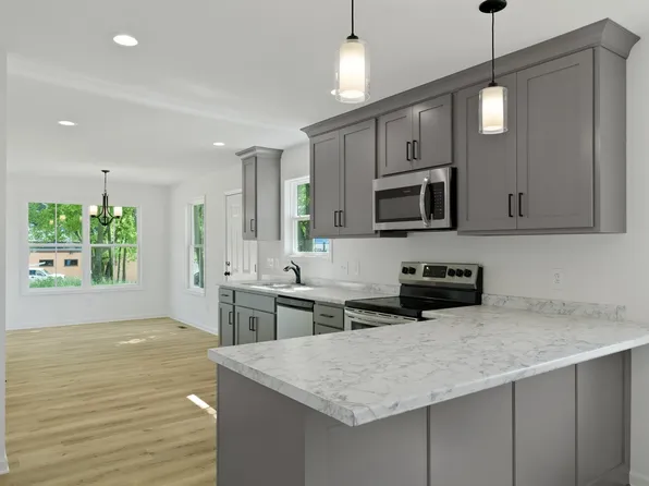 110 21st Ave W, Springfield, TN 37172