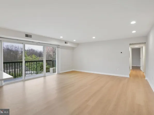 3200 S 28th St APT 403, Alexandria, VA 22302