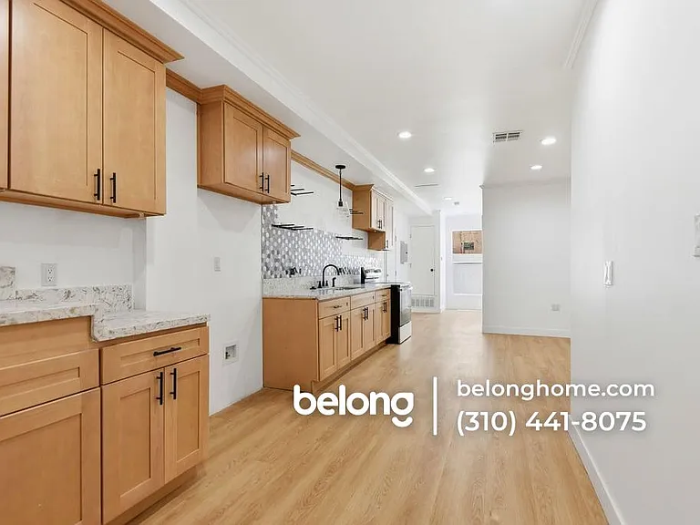 1702 W 43rd St — Photo 18