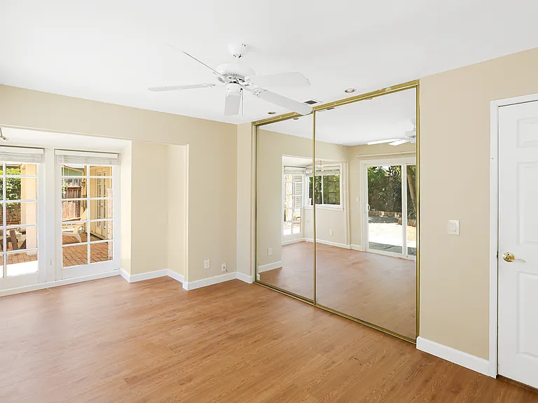 352 S Pine St — Photo 23