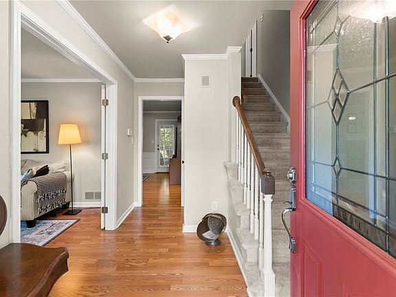 3rd image of 3666 Chestnut Ridge Ct