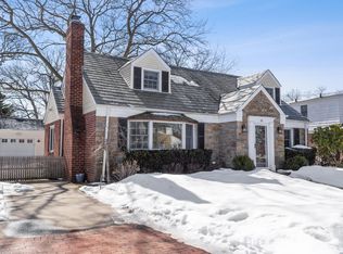 10 Salem Rd, Rockville Centre, NY 11570