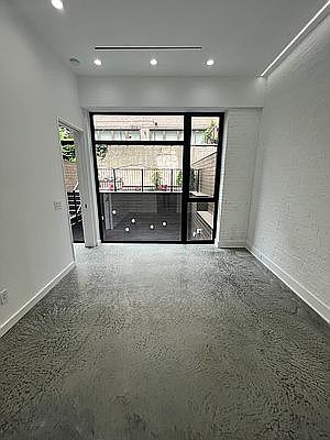 5th image of 322 E 93rd St APT 1